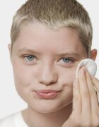 Clinique Anti-Blemish Solutions™ Clarifying Lotion тоник за всички типове кожа на лицето 200 мл.