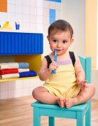 Curaprox Baby 0-4 Years четка за зъби за деца 1 бр.