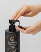 DAENG GI MEO RI Black Garlic & Curcumin Shampoo дълбоко регенериращ шампоан за растеж на косата и укрепване от корените 500 мл.