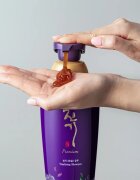 DAENG GI MEO RI Jin Gi Premium Vitalizing Shampoo възстановяващ шампоан за силно увредена и тънка коса стимулиращ растежа на косата 500 мл.