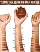 Danessa Myricks Beauty Yummy Skin Blurring Balm Powder компактен кремообразен фон дьо тен цвят 2 - Light With Golden Undertones 18 гр.