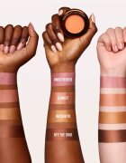 Danessa Myricks Beauty Yummy Skin Blurring Balm Powder Lowlighter кремообразен озарител цвят Unbothered 6 гр.