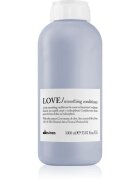Davines Essential Haircare LOVE Smoothing Conditioner изглаждащ балсам за непокорна коса 1000 мл.