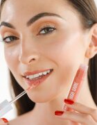 Dermacol F****** High Shine блестящ гланц за устни с алое вера цвят No.01 4 мл.