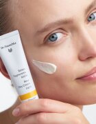 Dr. Hauschka Facial Care лек крем от роза 30 мл.