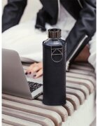 EQUA Mismatch стъклена бутилка за вода + опаковка от изкуствена кожа боя Graphite 1 бр.
