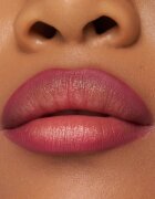 Essence 8h Matte Comfort матиран молив за устни с острилка цвят 20 Mauve Mirage 0.3 гр.