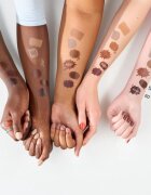 Essence baby got bronze бронзант в стик цвят 60 Crush On Caviar 5.5 гр.