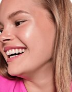 Essence BABY GOT GLOW озаряващ стик за сияен блясък цвят 10 Golden Aura 5.5 гр.