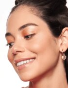 Essence BABY GOT GLOW течен хайлайтър цвят 30 Breezy Bronze 10 мл.