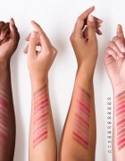 Essence Blur Soufflé матиращо течно червило цвят 01 Deep Scroll 3.6 мл.