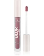 Essence Blur Soufflé матиращо течно червило цвят 06 Pillow Talking 3.6 мл.