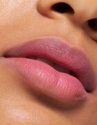 Essence Blur Soufflé матиращо течно червило цвят 06 Pillow Talking 3.6 мл.