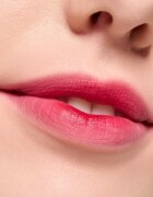 Essence Blur Soufflé матиращо течно червило цвят 11 Clickbait 3.6 мл.