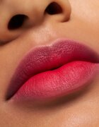 Essence Blur Soufflé матиращо течно червило цвят 11 Clickbait 3.6 мл.