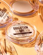 Essence BRIGHTEN UP! матираща пудра цвят 20 9 гр.