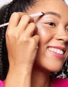 Essence Brows on fleek скосена четка за вежди 1 бр.