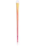 Essence BRUSH IT LIKE IT'S ART eyeshadow brush четка за сенки за очи 01 Throwing A Little Color 1 бр.