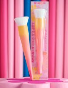 Essence BRUSH IT LIKE IT'S ART make up buffer brush Четка за грим 01 Buff On You’re A Work Of Art 1 бр.
