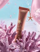 Essence Disney The Little Mermaid блясък за устни с блестящи частици с пептиди цвят 02 Seaside Romance 10 мл.
