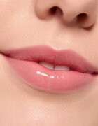 Essence Dulce De Leche Bomb блясък за устни цвят 01 Cream Come True 10 мл.