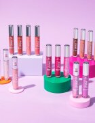 Essence Extreme Shine блясък за устни за по-голям обем цвят 101 Milky Way 5 мл.