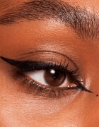 Essence Eyeliner Pen водоустойчива очна линия цвят 01 Black 1 мл.