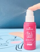 Essence Fix & LAST MATTE матиращ и фиксиращ спрей върху фон дьо тен 50 мл.