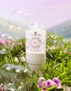 Essence GLIMMER IN A BUBBLE течна основа под грим за сияен вид на кожата цвят 01 Bubble Glaze 35 мл.