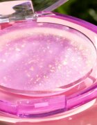 Essence GLIMMER IN A BUBBLE тониращ балсам за устни и скули с реакция на pH цвят 01 Soft Glimmerin' 2.4 гр.