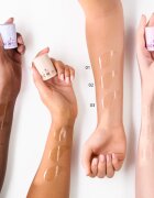 Essence GLOWcerin балсам за устни с глицерин цвят Glowmance 12 гр.