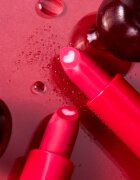 Essence HEART CORE балсам за устни цвят 01 Cherry 3 гр.