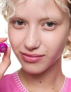 Essence HEART CORE тониращ балсам за устни с блясък цвят 03 Berry-Berry Cute 3 гр.