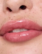 Essence Hydra Kiss хидратиращо олио за устни цвят 13 Rusty Rose 4 мл.