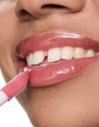 Essence Hydra Kiss хидратиращо олио за устни цвят 13 Rusty Rose 4 мл.