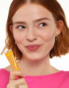 Essence Juicy Bomb блясък за устни цвят 109 Bee Mine 10 мл.