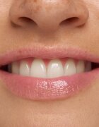 Essence LIP swirl хидратираща маска за устни с подхранващ ефект 8 гр.