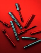 Essence Maximum DEFINITION водоустойчива спирала за обем цвят Black 8 мл.