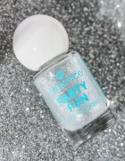 Essence PARTY FUN лак за нокти с холографичен ефект с блясък цвят 20 5 мл.