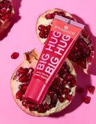 Essence Say It With Juicy Big Hug блясък за устни цвят 01 Poppin' Pomegranate 30 мл.