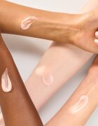 Essence silky BLUR основа за минимизиране на порите с ниацинамид 30 мл.