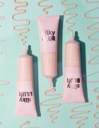 Essence silky BLUR основа за минимизиране на порите с ниацинамид 30 мл.