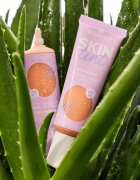 Essence SKIN tint лек хидратиращ фон дьо тен SPF 30 цвят 40 30 мл.