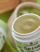 Essence Sugar Scrub пилинг за устни 02 Matcha Latte 9 гр.