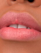 Essence TINTED kiss хидратиращ блясък за устни цвят 03 4 мл.