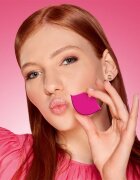 Essence WHAT THE FAKE! блясък за устни за по-голям обем цвят 01 oh my plump! 4.2 мл.