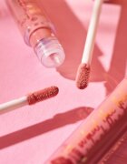Essence WHAT THE FAKE! блясък за устни за по-голям обем цвят oh my nude! 42 мл.