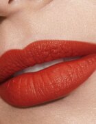 Estée Lauder Pure Color Explicit Matte Lipstick матиращо червило цвят Temperature Rising 1.8 гр.