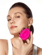 FOREO Bear™ тонизиращ уред за лице Fuchsia 1 бр.