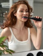 FOREO ISSA™ 4 Plus електрическа четка за зъби Black 1 бр.